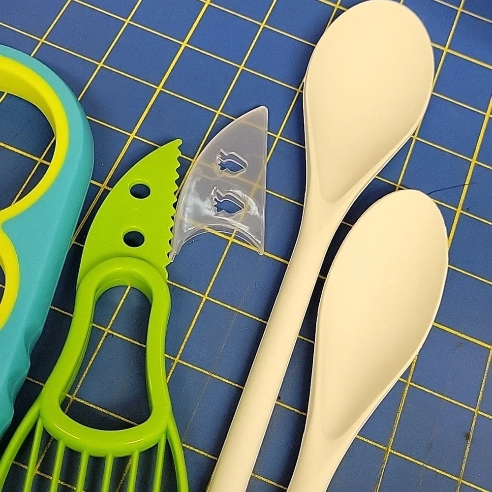 Colorful Kitchen Utensil Set of 4 Spoons x2, Jar Opener, Avocado Knife New